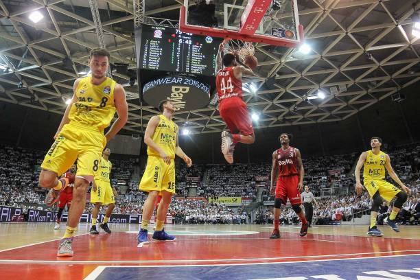 借助科技进 借助科技进